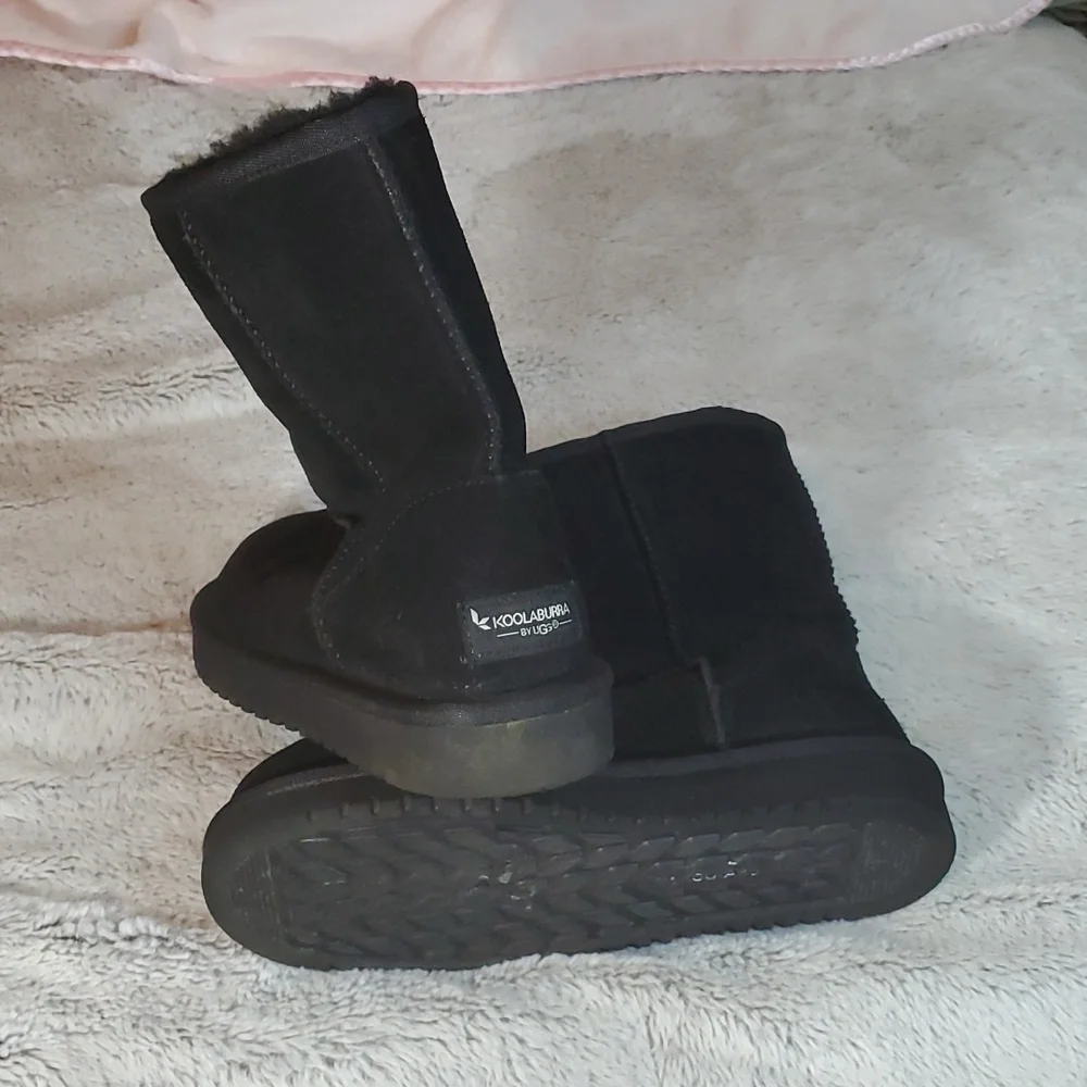 KOOLABURRA by UGG Black Faux Suede and Fur Lined Flat Heel Boots-NWOT-US… - Picture 3 of 13
